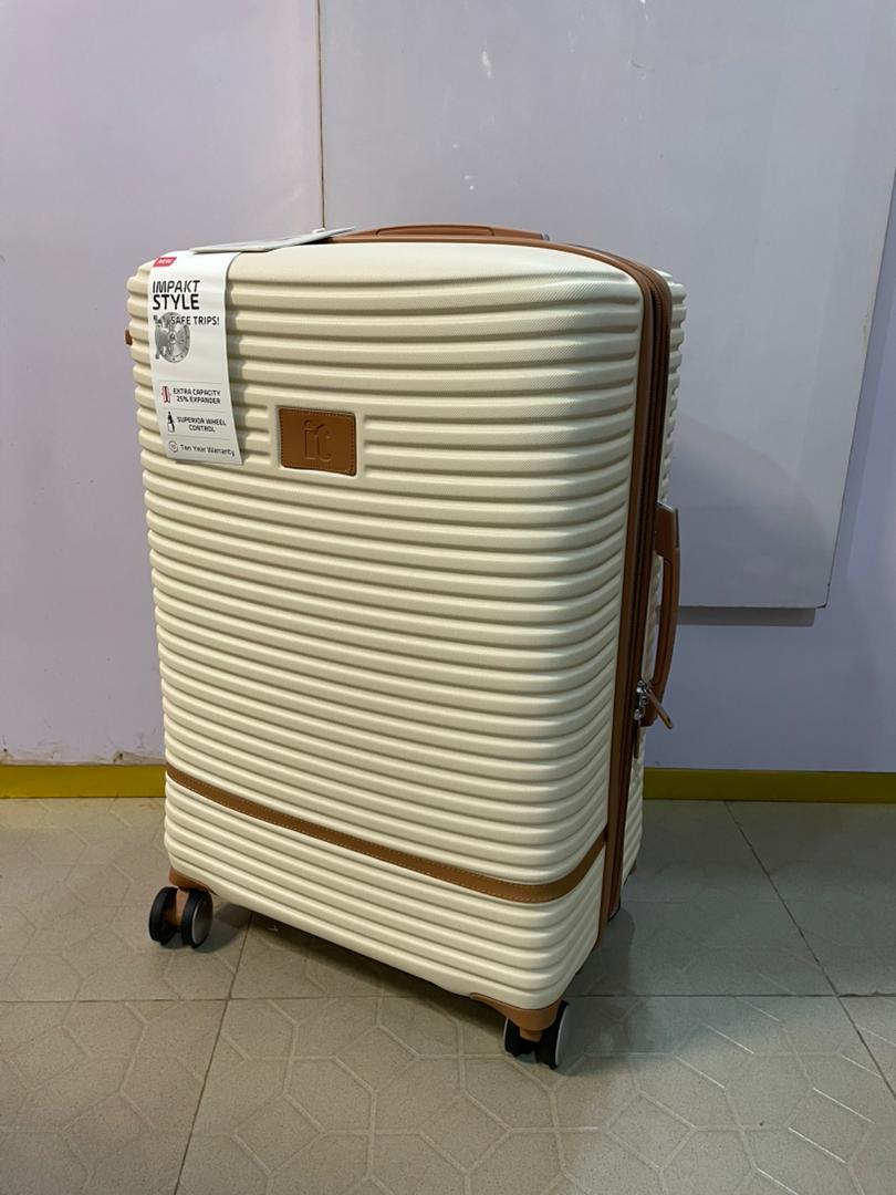 It Luggage Medium Size