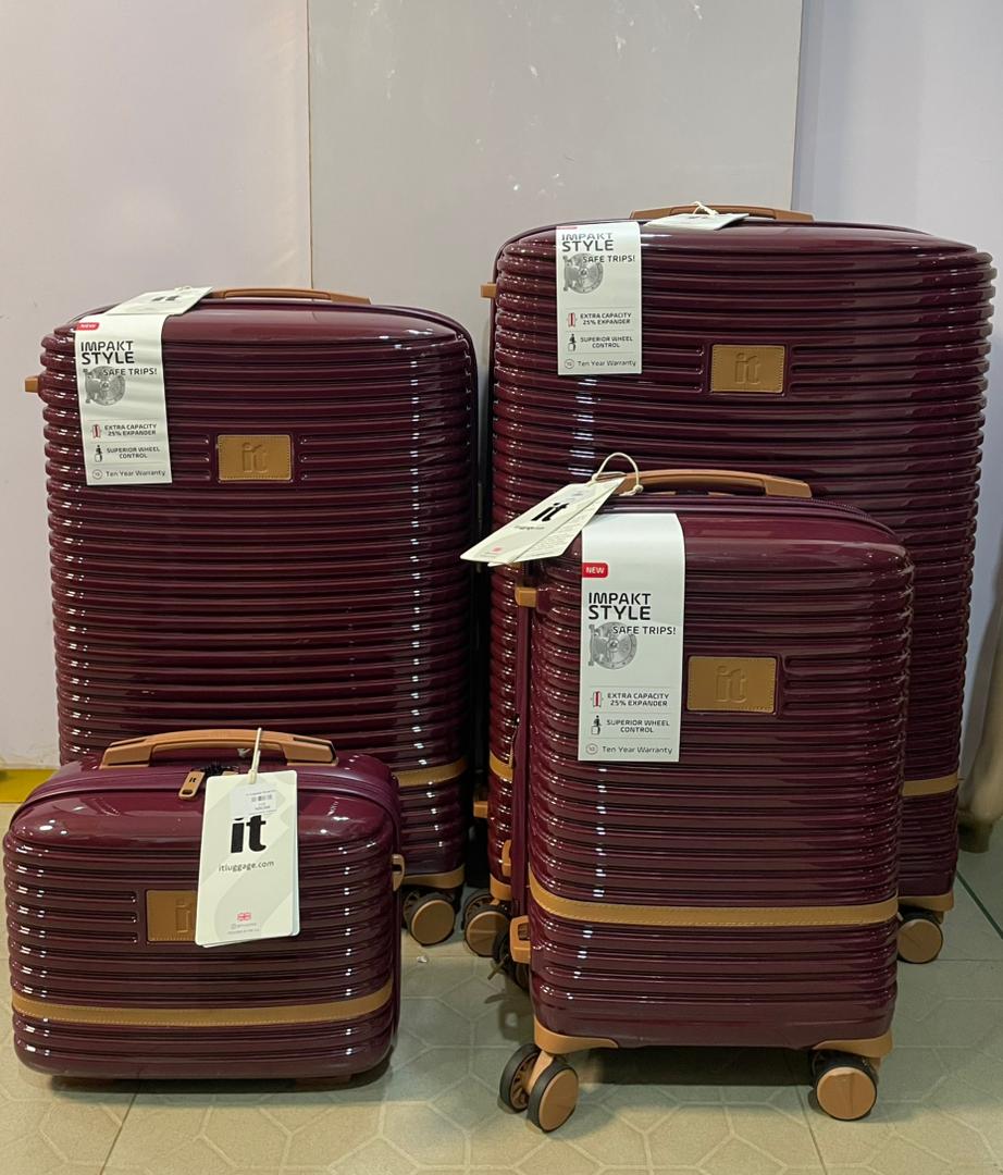 It Luggage Set