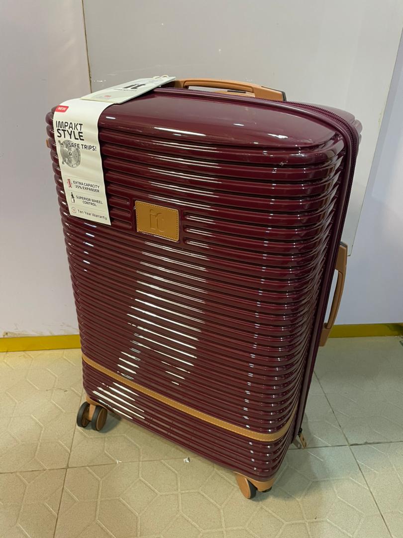 It Luggage Medium Size